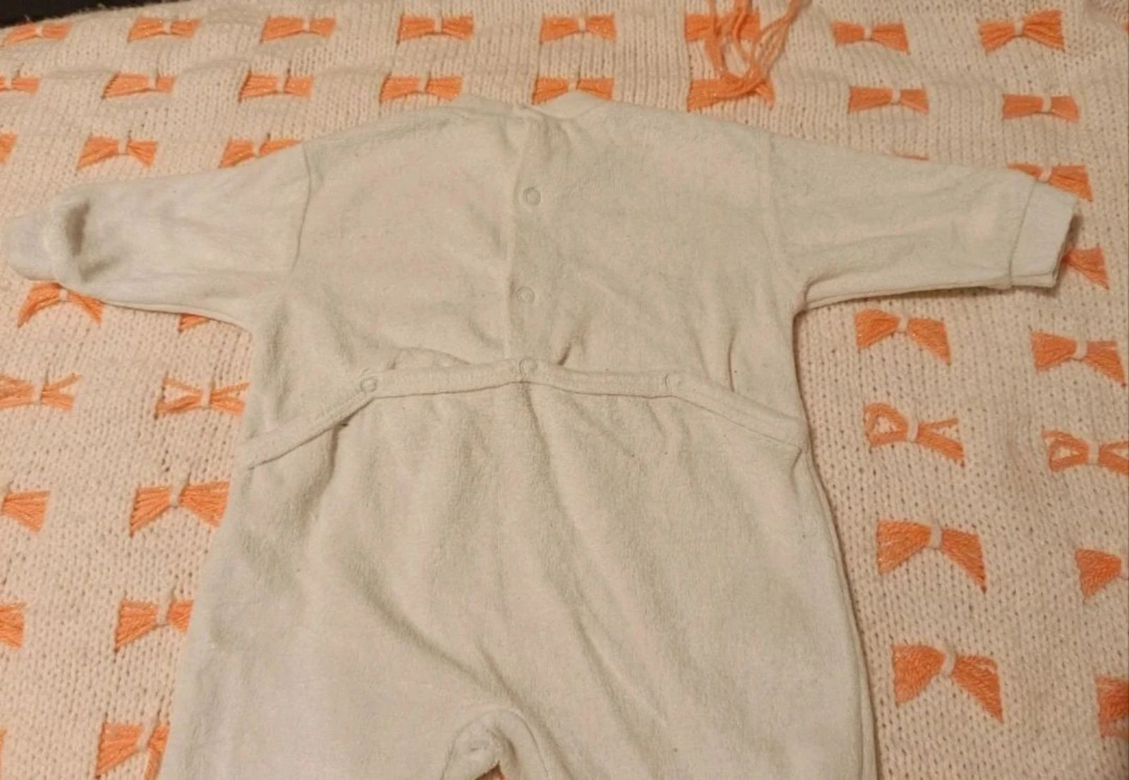 Pijama dors-bien em veludo écru bordado "Um amor de duende" – Tamanho 3 meses – Muito bom estado – photo 4